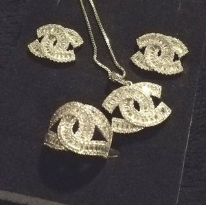 💙SOLD💙 THE BEAUTY THAT NEVER FADES